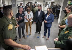 En esta nota informamos sobre la visita de la vicepresidente Kamala Harris a la frontera México Estados Unidos. La imagen corresponde al viaje.