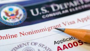 Atención Solicitantes de Visas de Trabajo: El Departamento de Estado autorizó a exentar de la entrevista consular a ciertos aplicantes