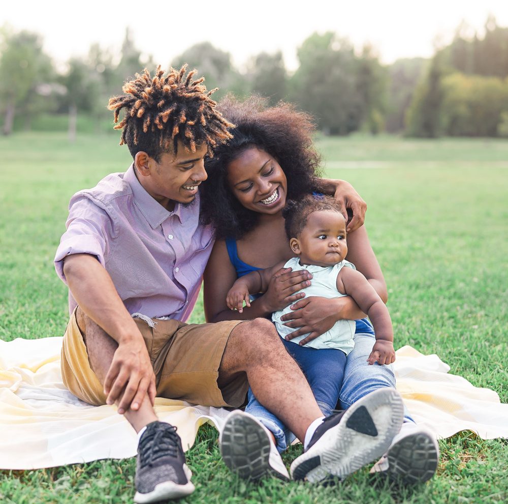 happy black family doing a picnic outdoor 2023 11 27 05 33 43 utc